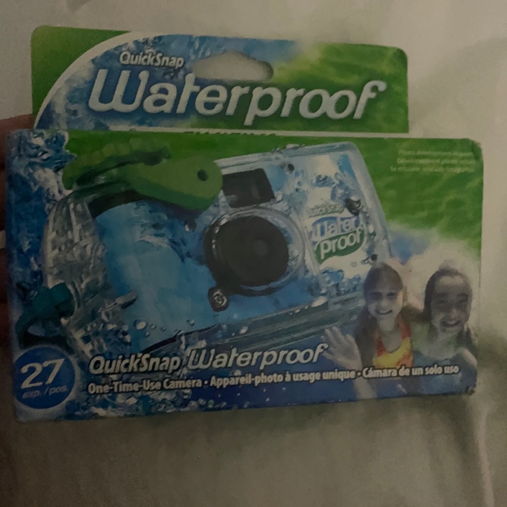 Waterproof camera